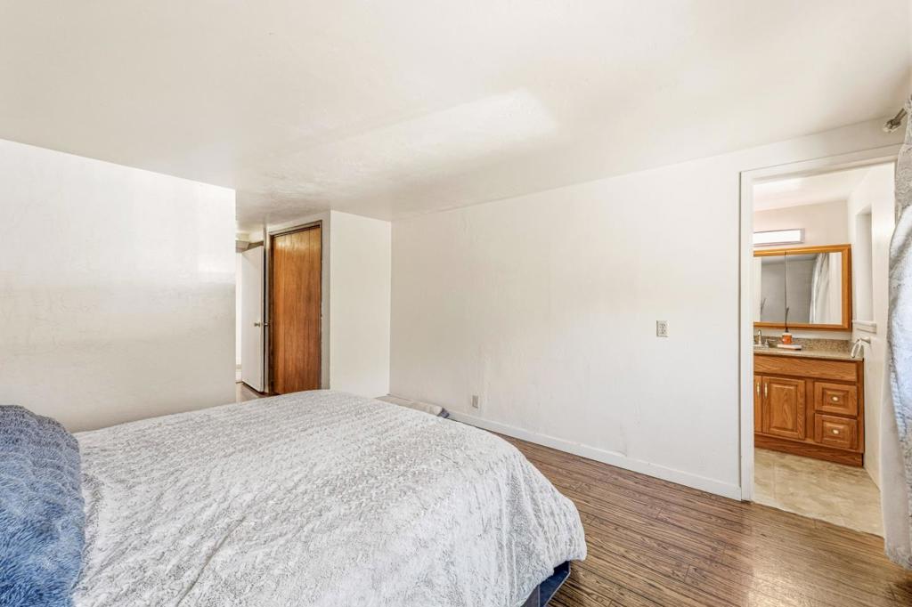 77 Laureles Grade Property Photo 10