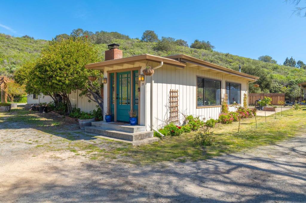 77 Laureles Grade Property Photo 23