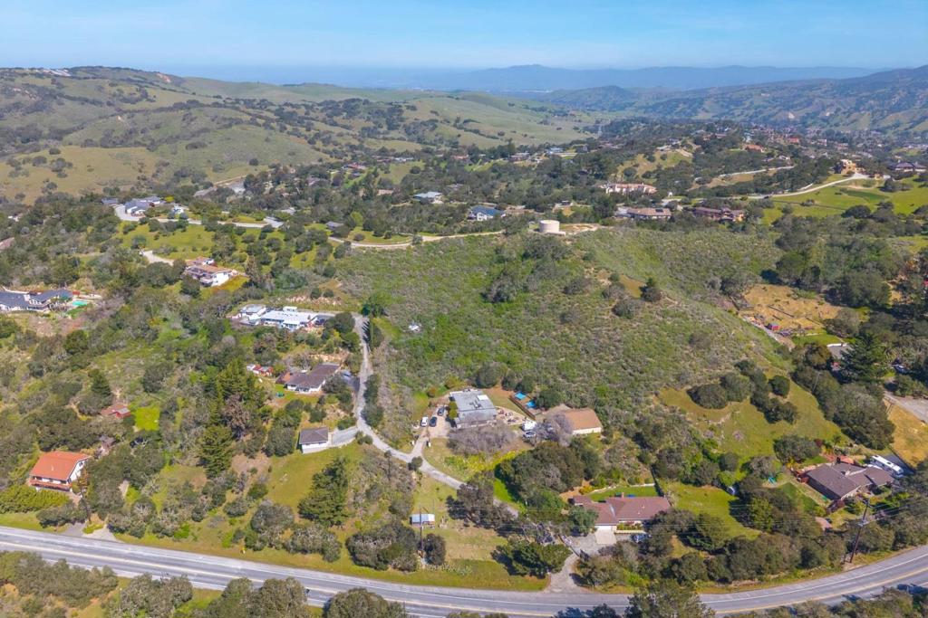 77 Laureles Grade Property Photo 32