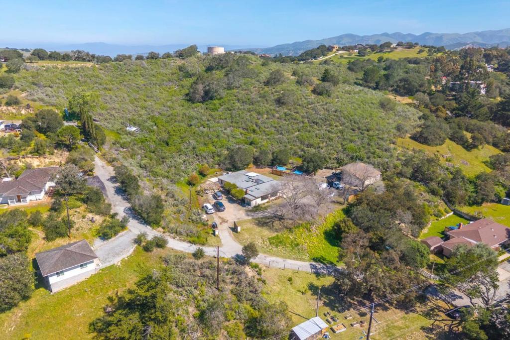 77 Laureles Grade Property Photo 33
