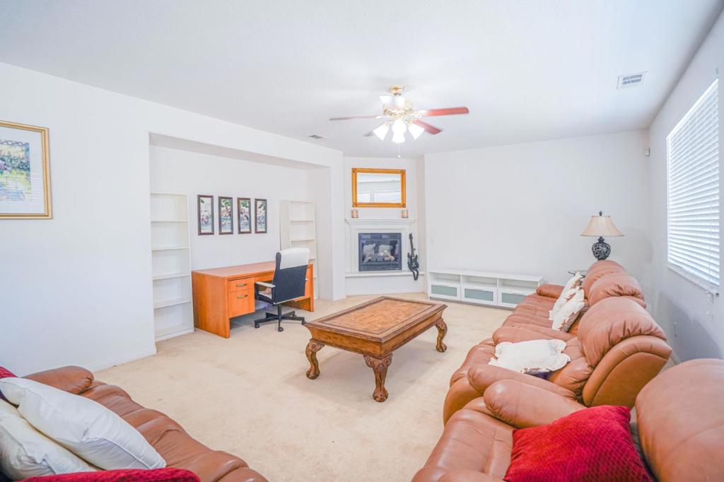 10708 Desert View Place Property Photo 12