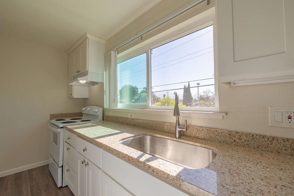 2748 Kollmar Drive Property Photo 11