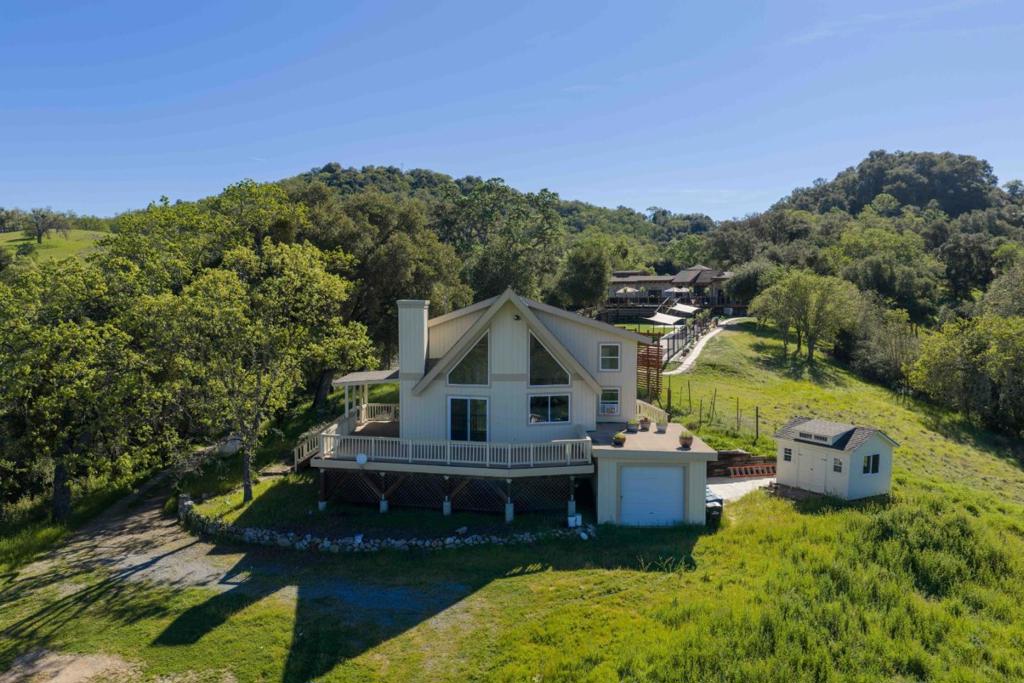 20510 Cachagua Road Property Photo 4