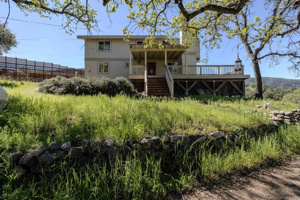 20510 Cachagua Road Property Photo 9
