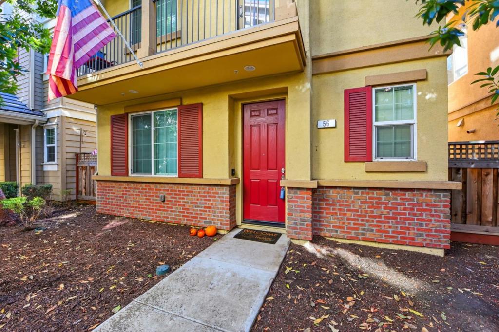 56 Regency Place Property Photo 3