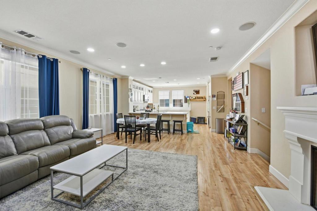 56 Regency Place Property Photo 7