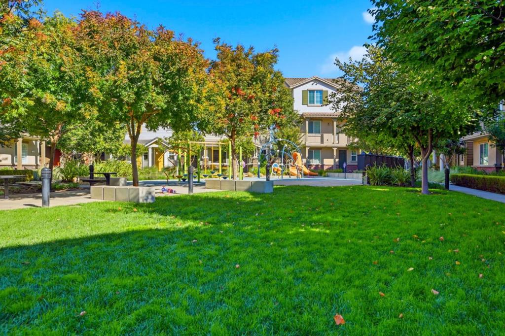 56 Regency Place Property Photo 39