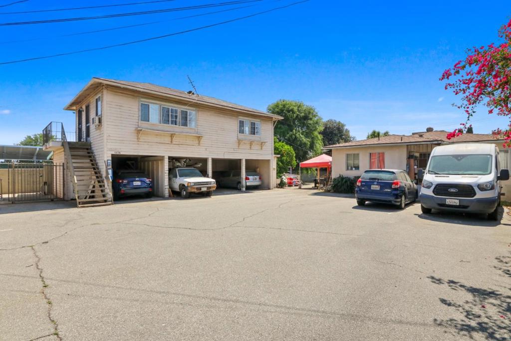 1332 E Las Tunas Drive Property Photo 1