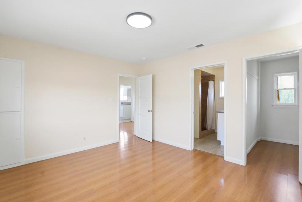 1332 E Las Tunas Drive Property Photo 8