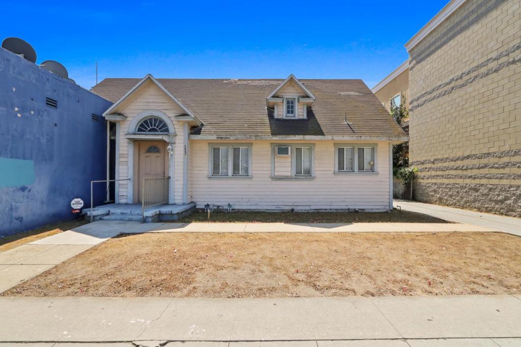1332 E Las Tunas Drive Property Photo 12