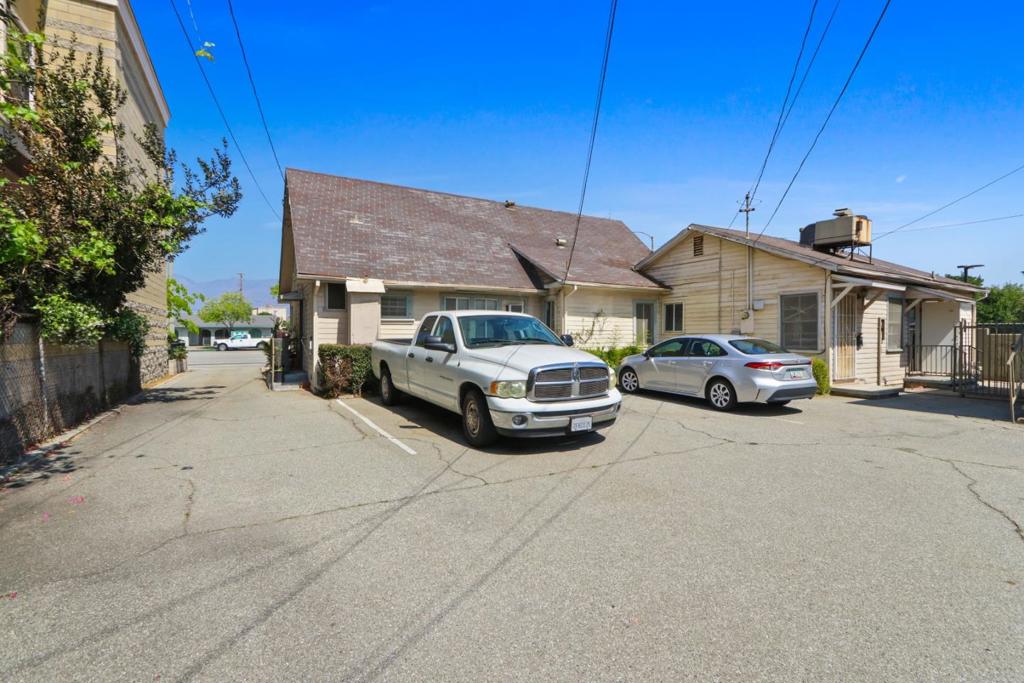 1332 E Las Tunas Drive Property Photo 14
