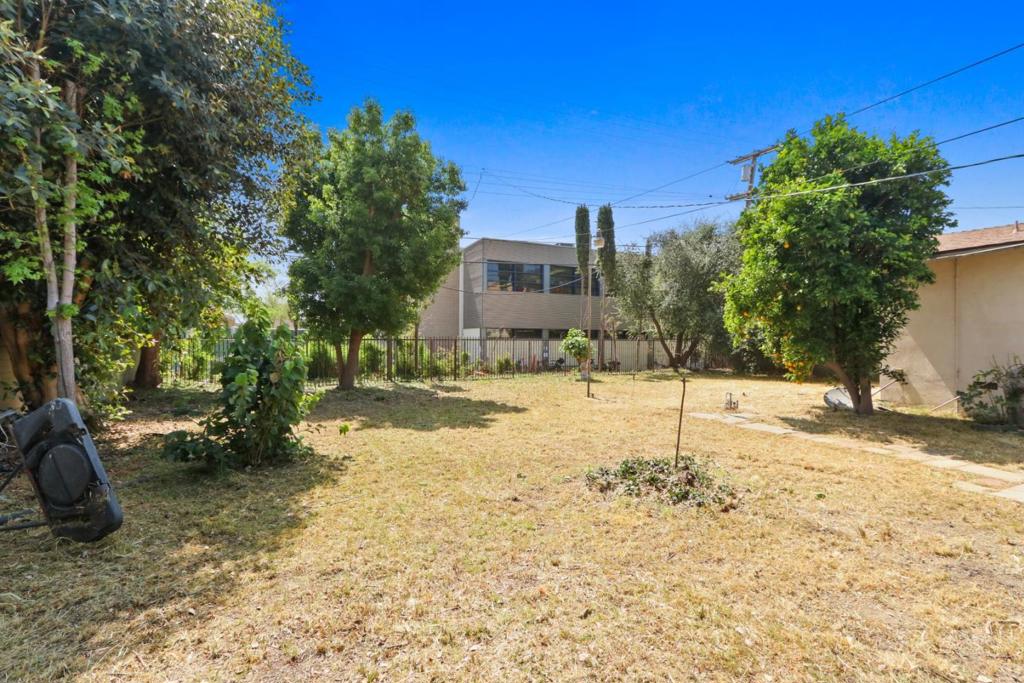 1332 E Las Tunas Drive Property Photo 26