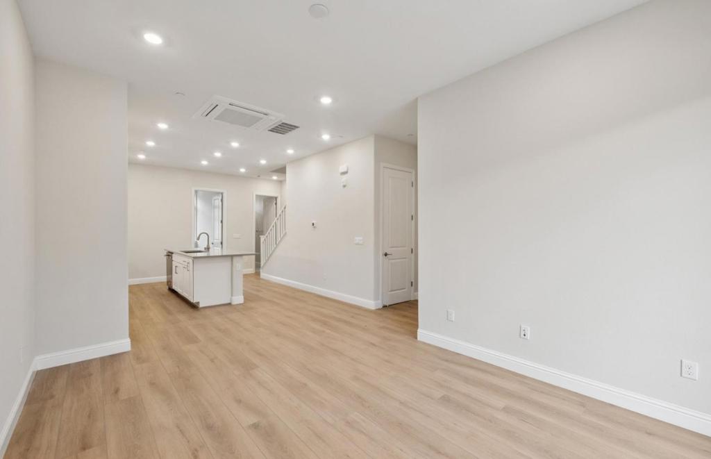 2449 Willow Way Property Photo 14