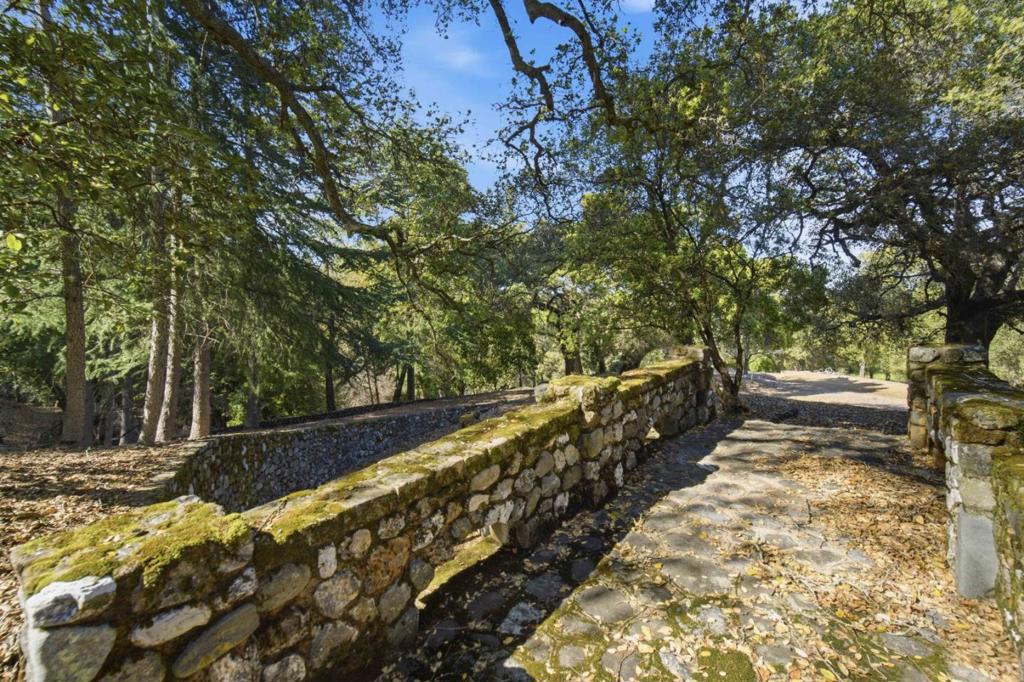 15400 Madrone Hill Road Property Photo 22