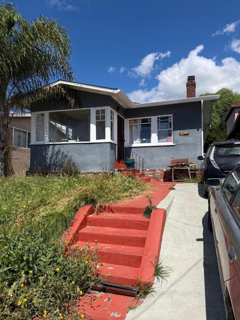 1744 E 22nd Street Property Photo 1