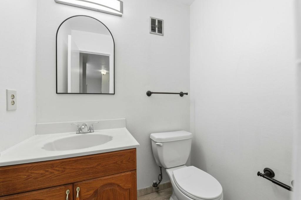 460 Auburn Way 5 Property Photo 18