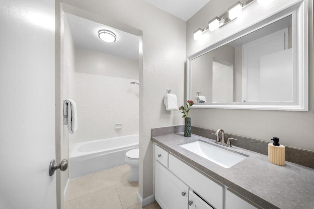 287 Sumba Court Property Photo 16