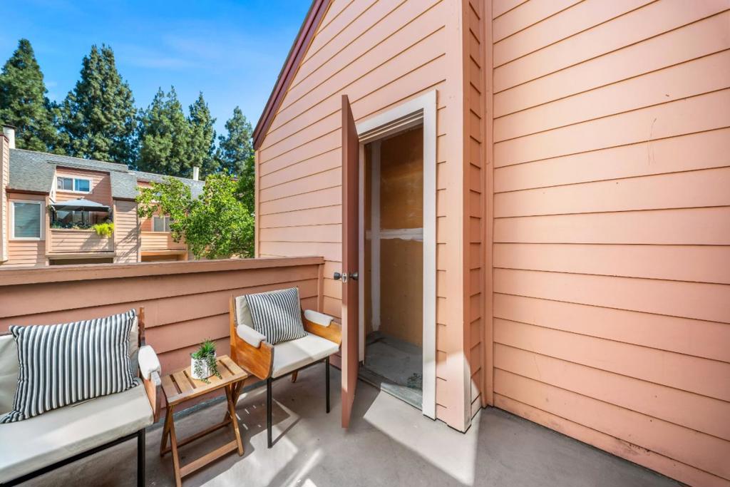 287 Sumba Court Property Photo 27