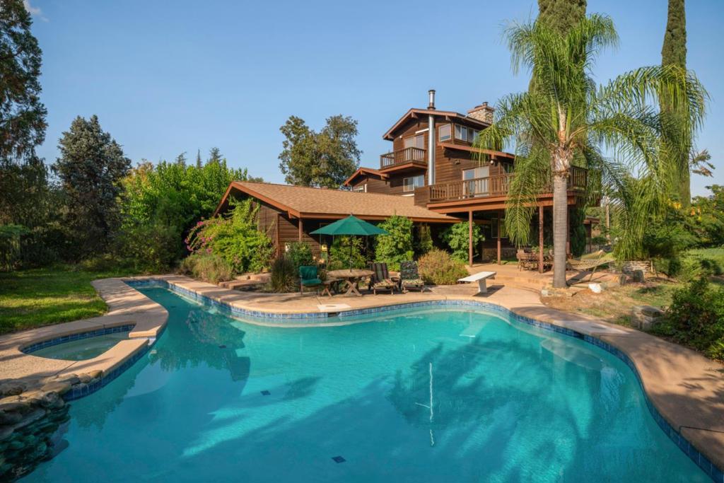 7555 Merced Falls Road Property Photo 3