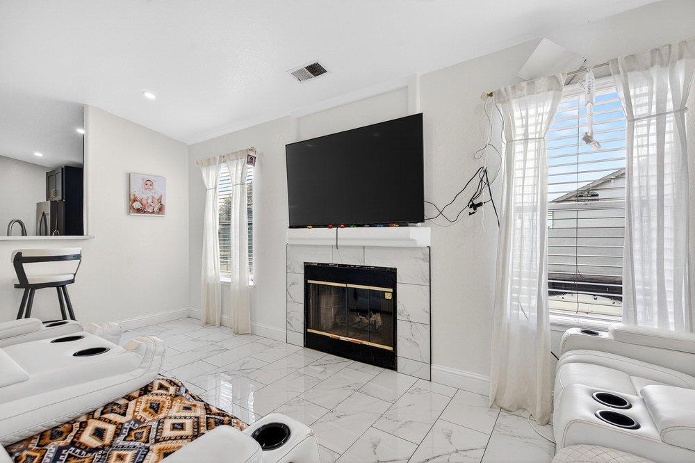 225 Kimberly Property Photo 4