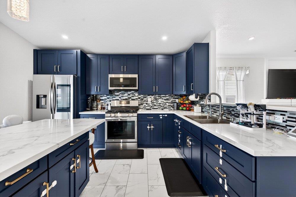 225 Kimberly Property Photo 7