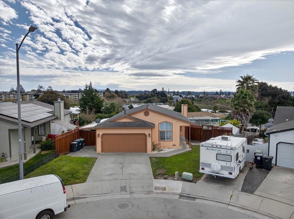 225 Kimberly Property Photo 28
