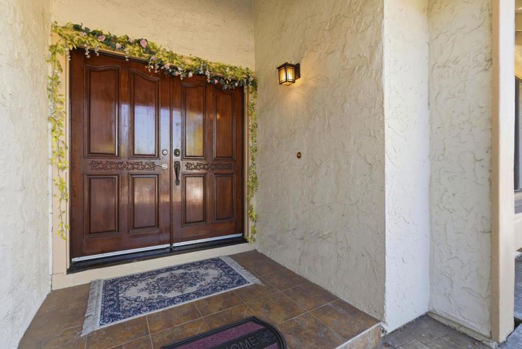 3694 Lucas Drive Property Photo 3
