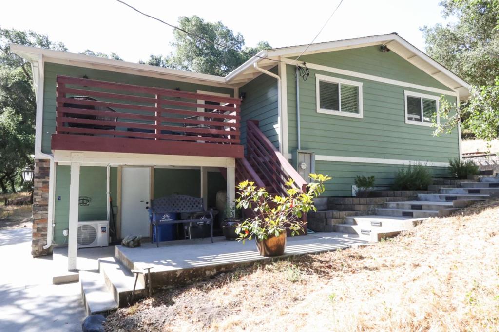 1296 Conference Drive Property Photo 1