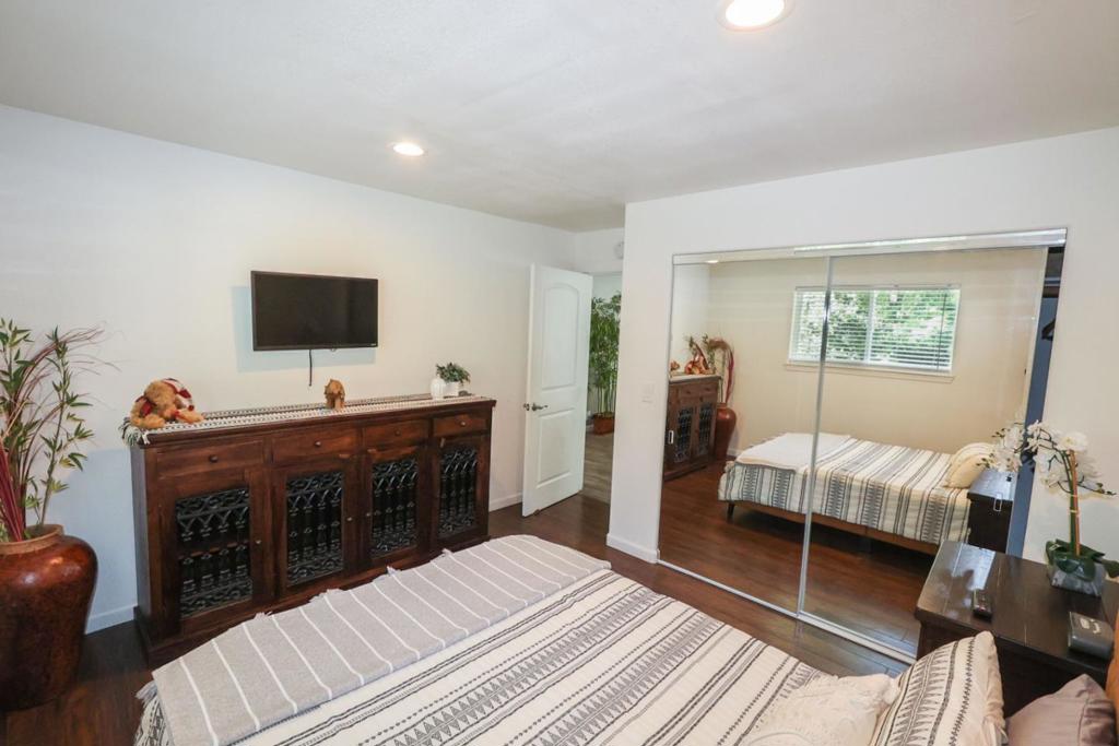 1296 Conference Drive Property Photo 25
