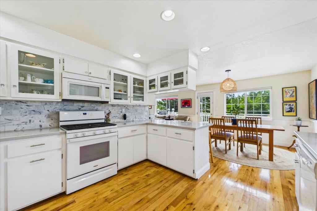 520 Redwood Road Property Photo 16
