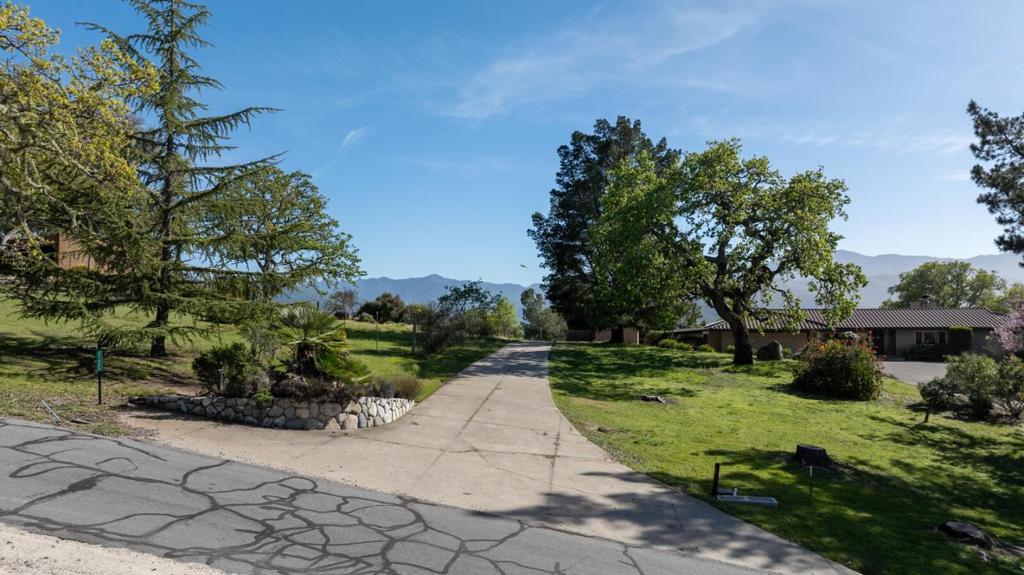 34994 Sky Ranch Road Property Photo 3