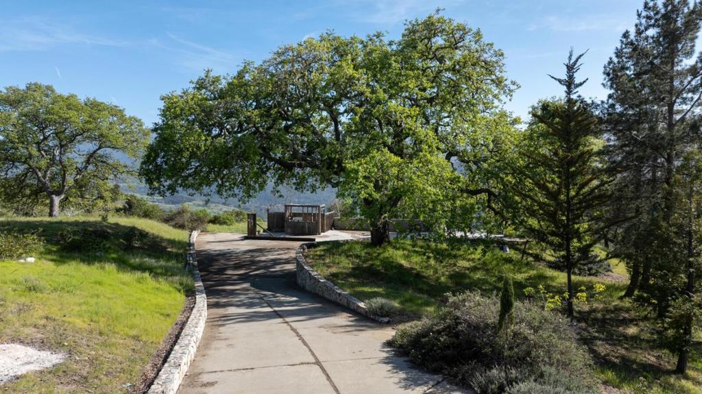 34994 Sky Ranch Road Property Photo 6