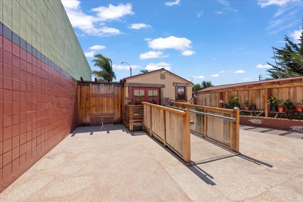 1637 Del Monte Boulevard B Property Photo 23