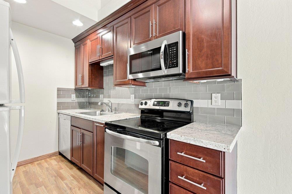 158 Kern Street 10 Property Photo 1