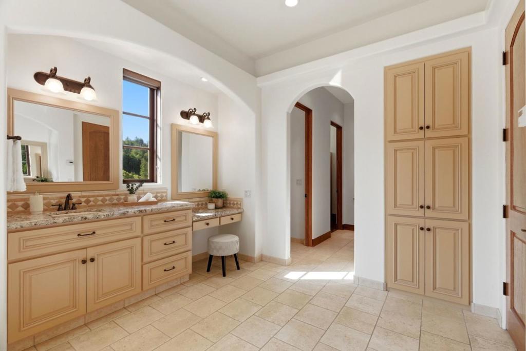 220 Falcon Property Photo 44