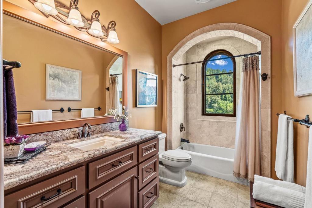 220 Falcon Property Photo 48