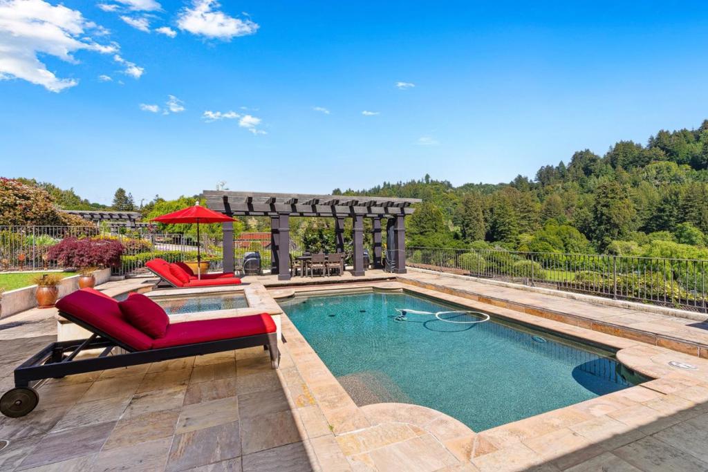 220 Falcon Property Photo 65