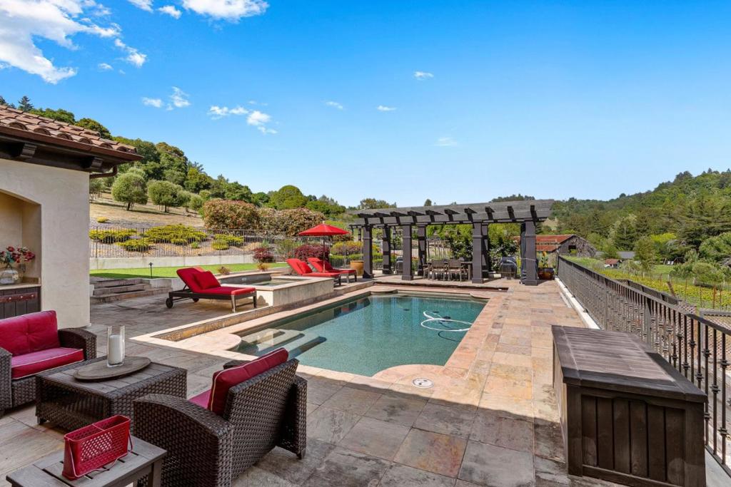 220 Falcon Property Photo 66