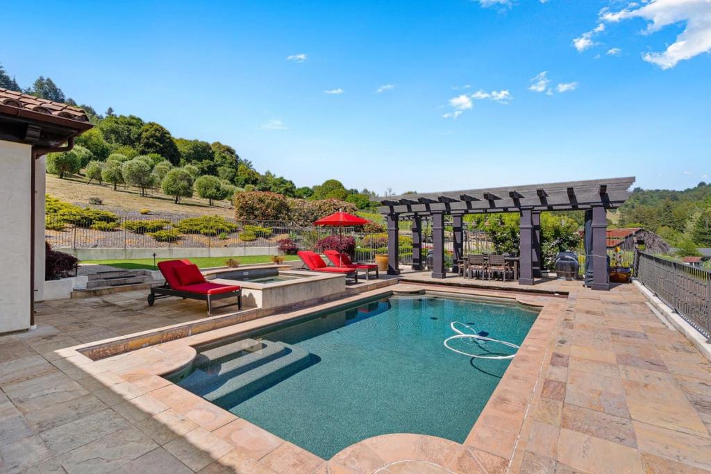 220 Falcon Property Photo 68