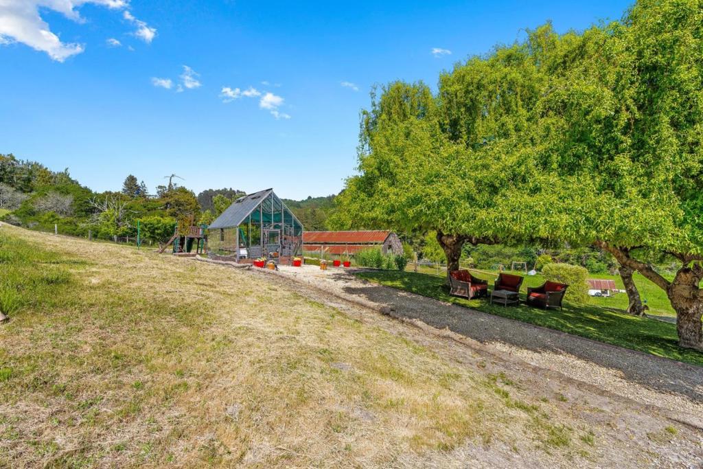 220 Falcon Property Photo 76