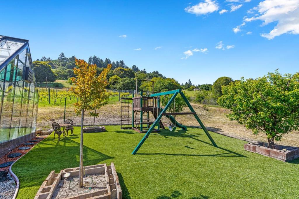 220 Falcon Property Photo 77