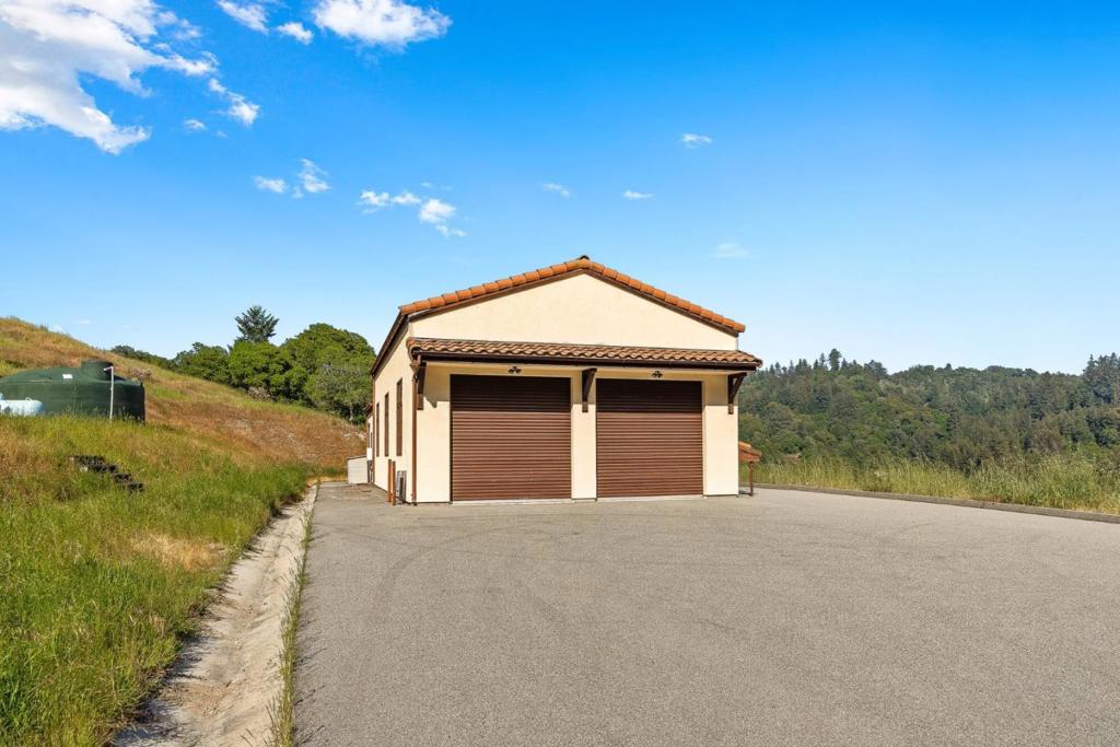 220 Falcon Property Photo 85