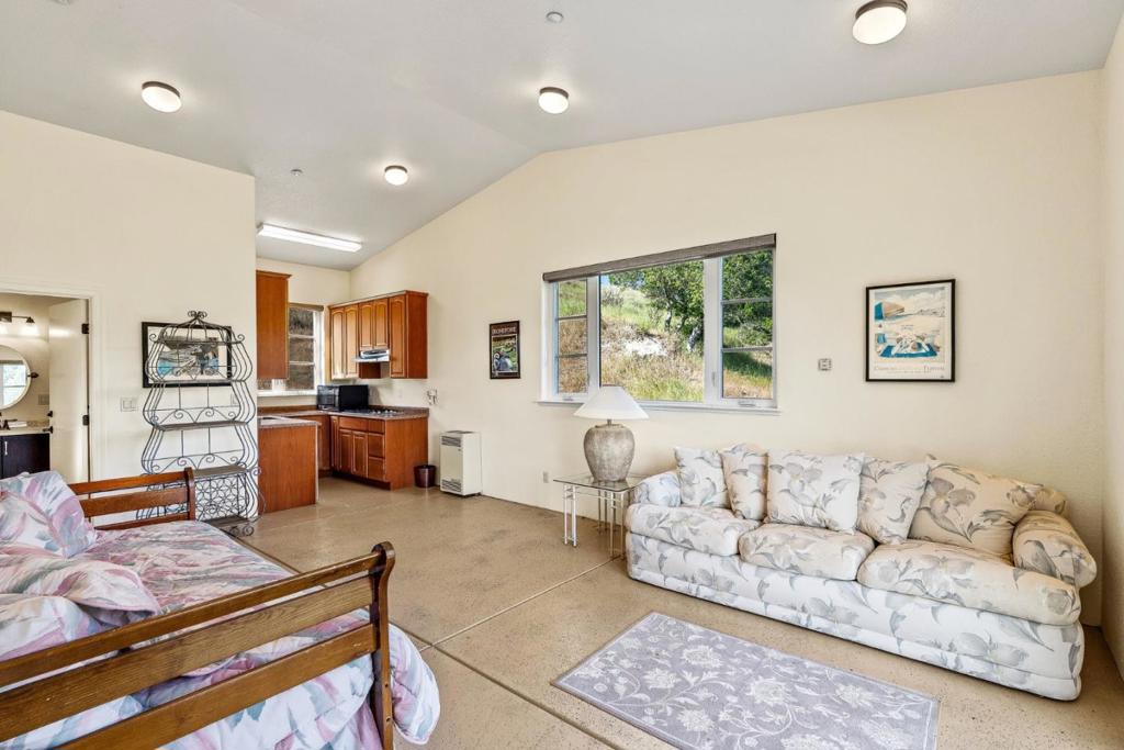 220 Falcon Property Photo 88