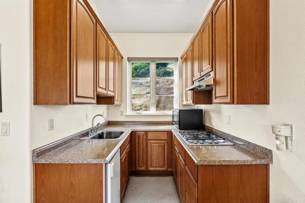 220 Falcon Property Photo 89