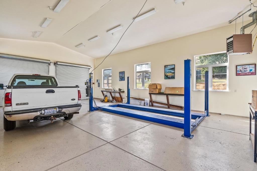 220 Falcon Property Photo 93