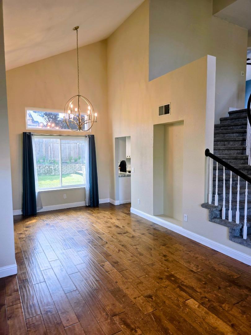 2212 Thurton Drive Property Photo 3
