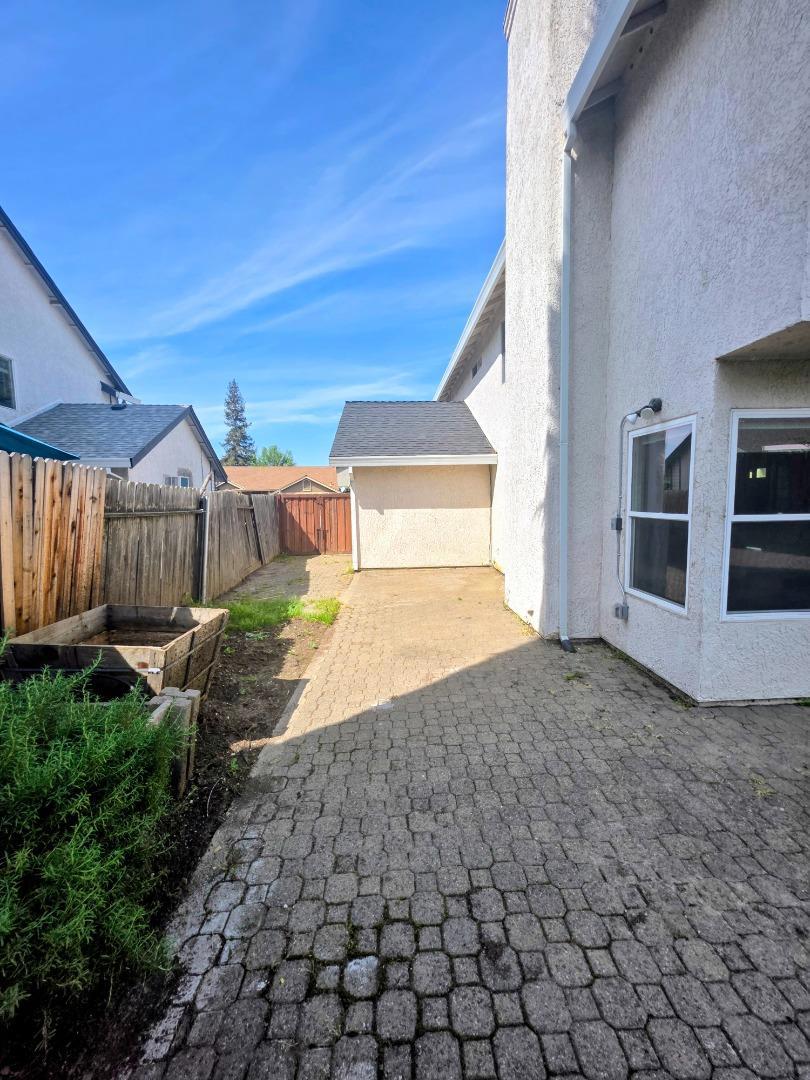 2212 Thurton Drive Property Photo 16