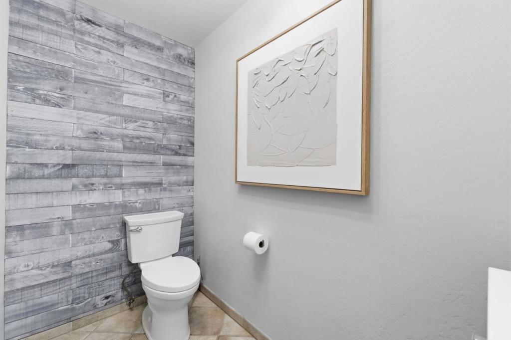 18453 Las Cumbres Road Property Photo 29