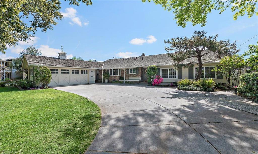 1722 Sweetbriar Drive Property Photo