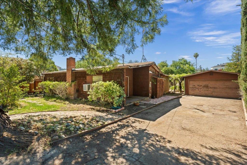 16001 Stephenie Lane Property Photo 1